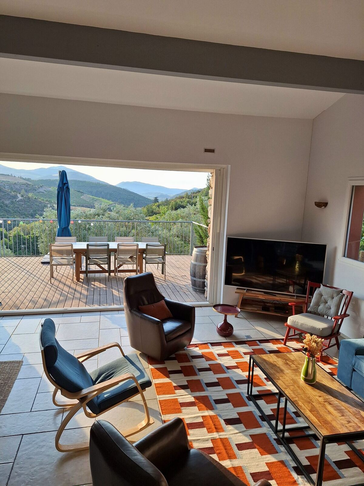 Vue panoramique sur les collines depuis le séjour